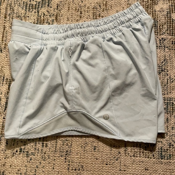 Hotty hot 4” tall lululemon shorts size 6 Tall - Picture 3 of 6